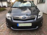 Toyota Auris Hybrid Automatik - 1,8l 99 PS - Toyota aus 2012 mit Hybrid-Antrieb