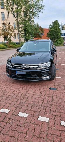 Volkswagen VW Tiguan, Top Zustand gute Ausstattung