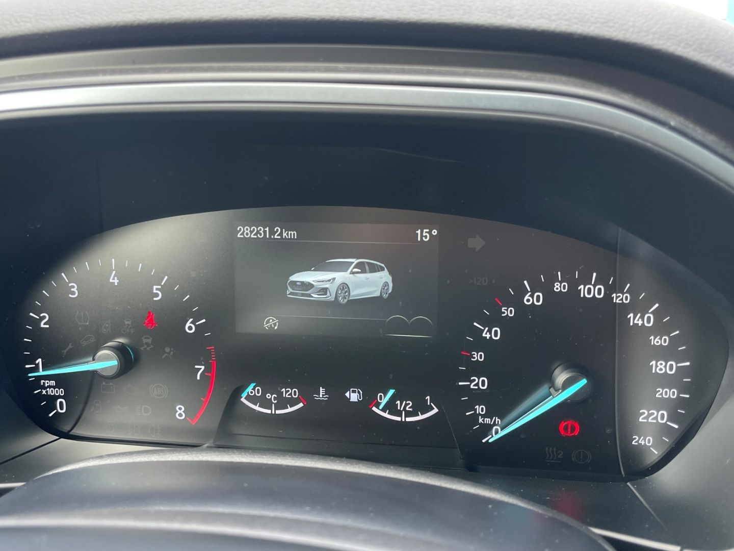 Fahrzeugabbildung Ford Focus Turnier ST-Line X VerkehrszeichenERK Kamer