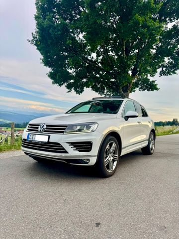 VW VW Touareg 3.0 TDI R-Line | Pano | AHK |Kam 360