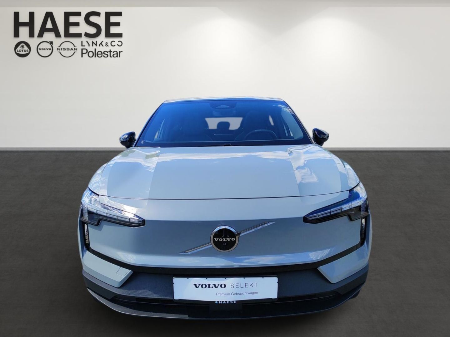 Volvo EX30 Ultra Twin Motor Performance 2WD Pure Elect imagem 2