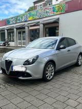 Alfa Romeo Sport Sprint - Alfa Romeo Giulietta Sport mit Benzin-Antrieb