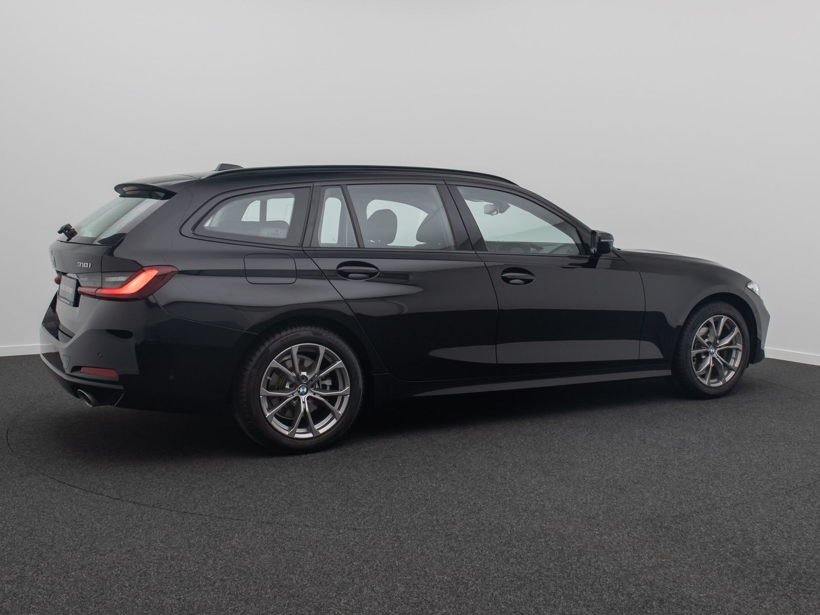 Fahrzeugabbildung BMW 318i Alarm DAB Kamera Sportlenkrad CockpitPlus