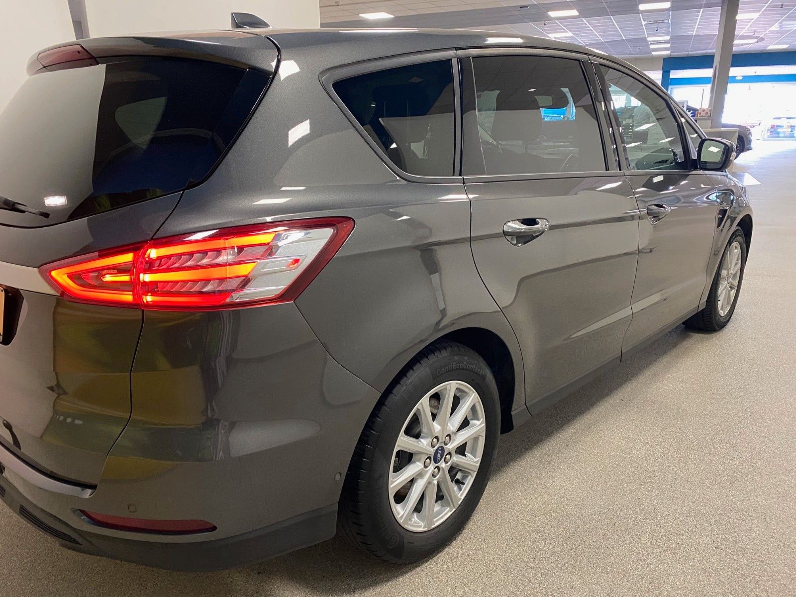 Fahrzeugabbildung Ford S-Max 2.0 TDCI EcoBlue Edition+NAVI+AHK+KAMERA++