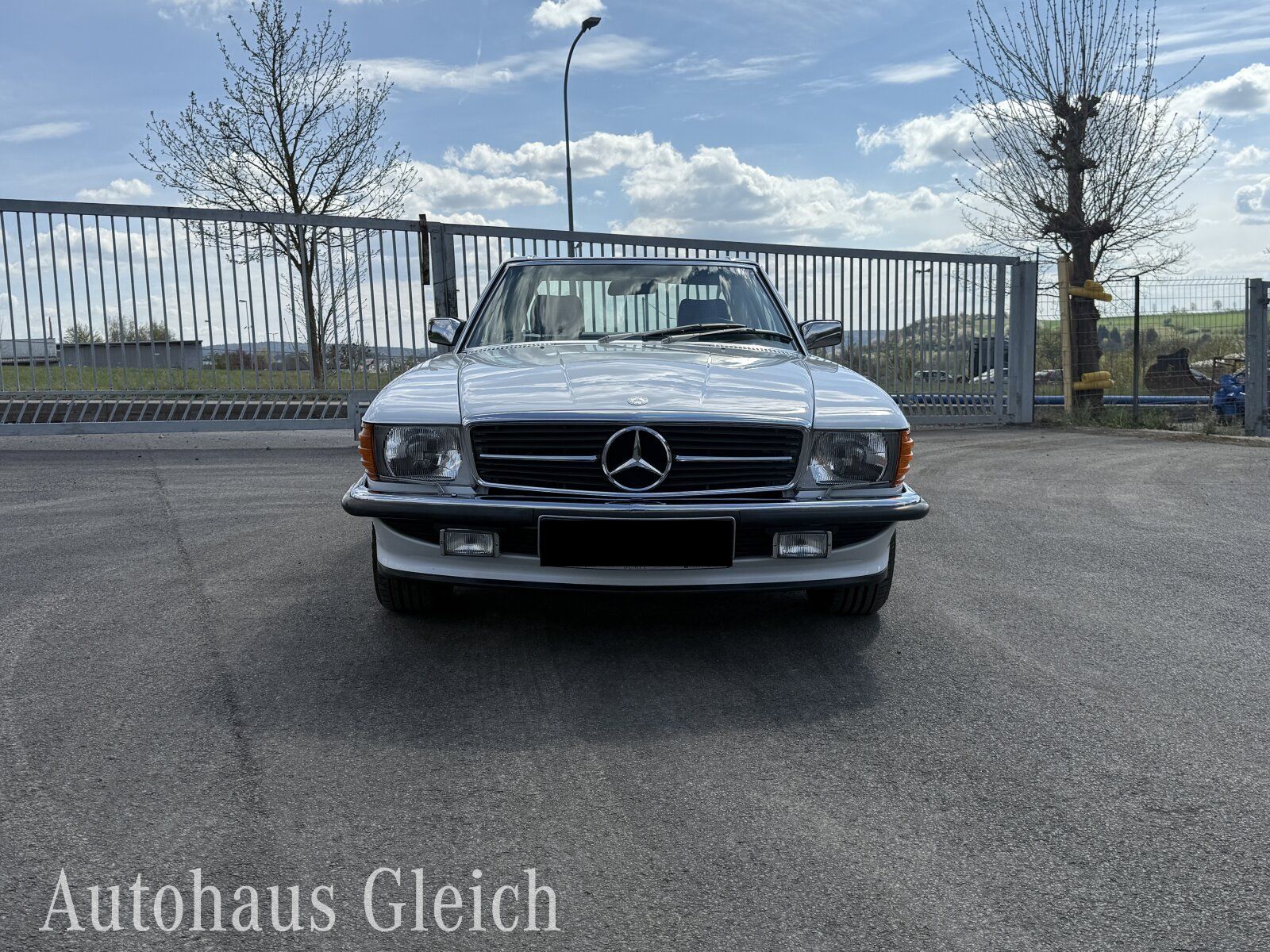 Fahrzeugabbildung Mercedes-Benz 560 SL Klima/Sitzhzg./Radio MB - Exquisit -
