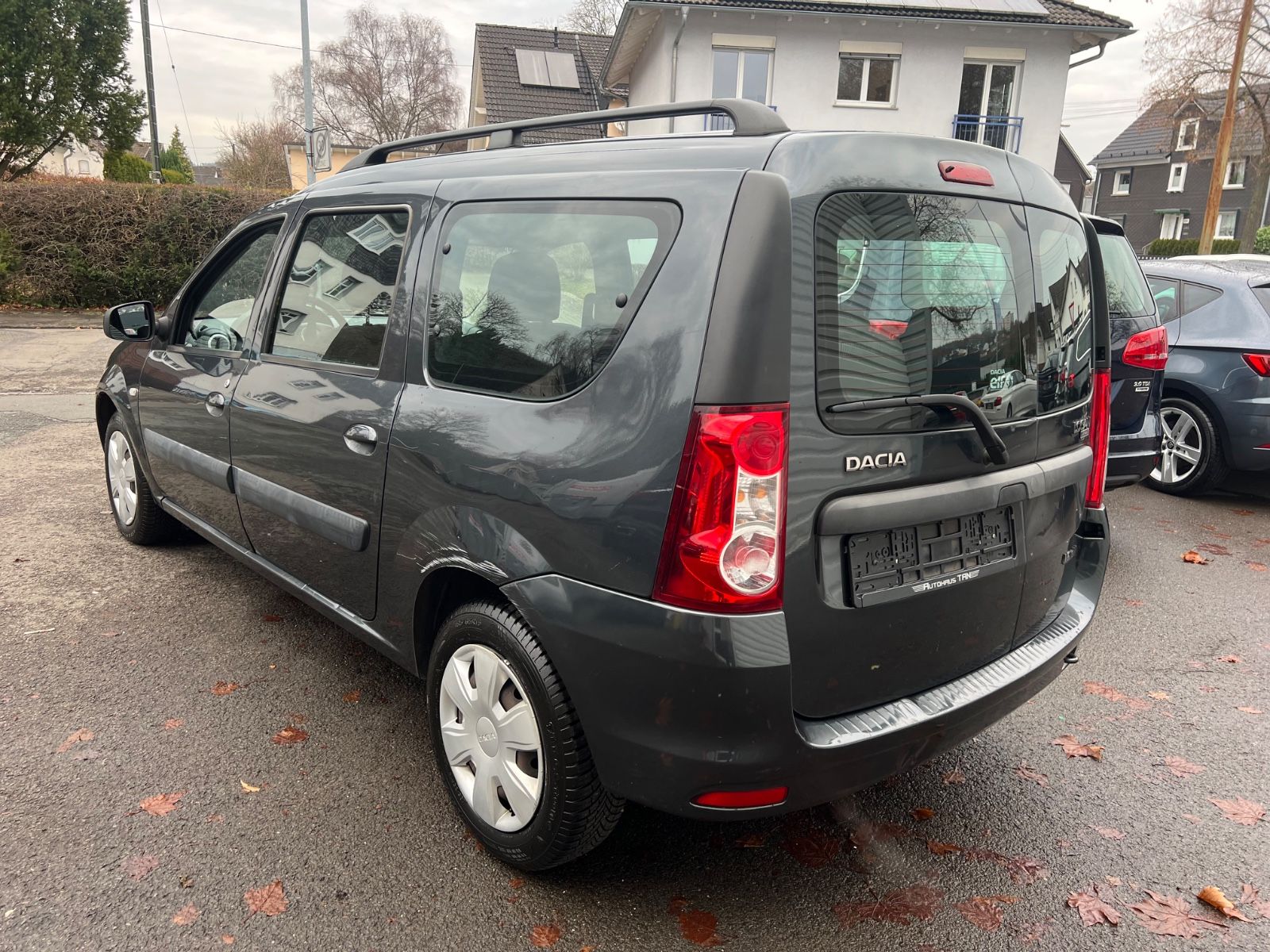 Fahrzeugabbildung Dacia Logan MCV Kombi Laureate * 7.SITZE *TÜV NEU*