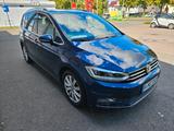Volkswagen Touran 1.5 TSI DSG Highline*StdHzg*PANO*Keyless - Volkswagen Touran mit Benzin-Antrieb: Blau