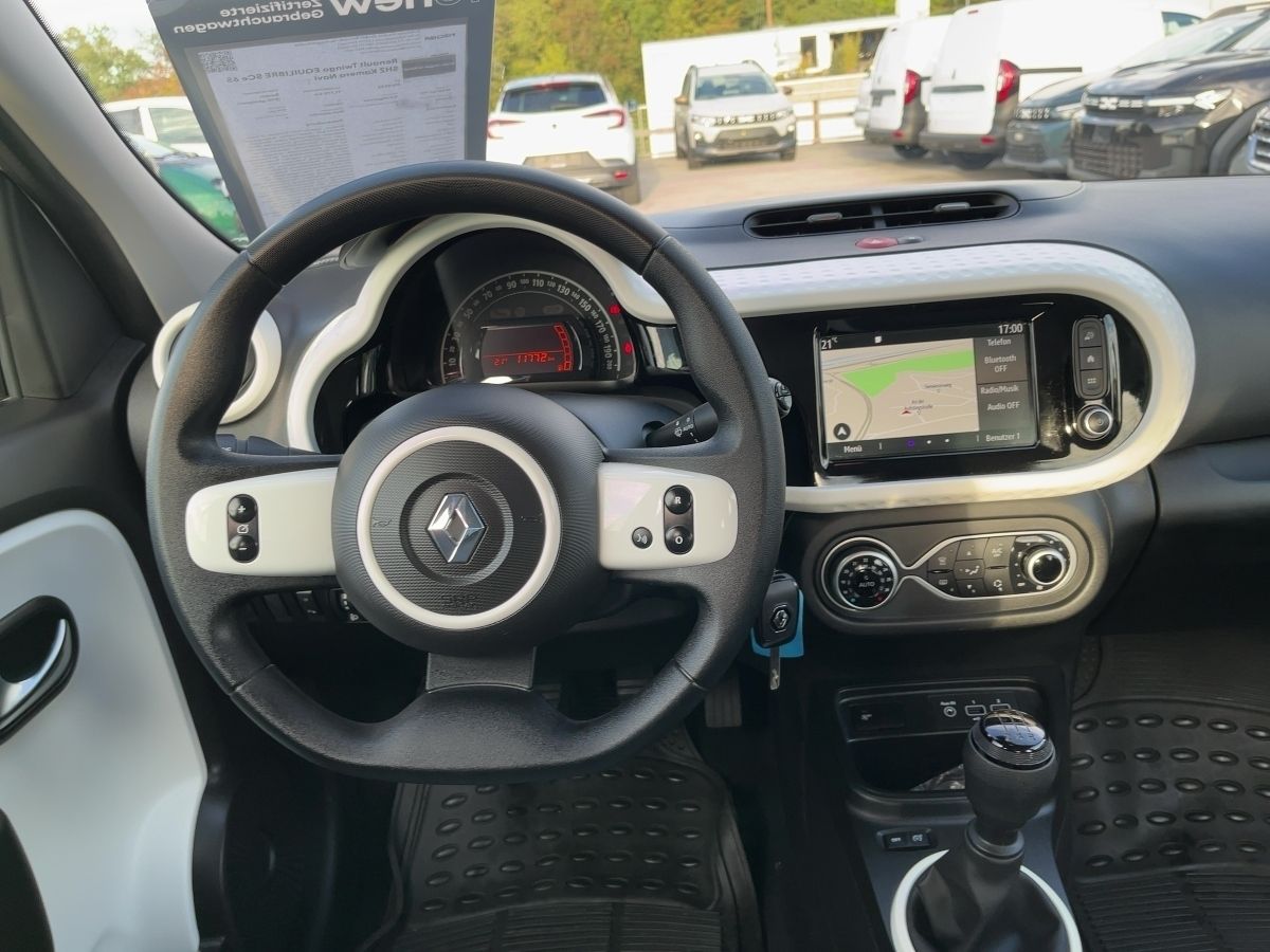 Fahrzeugabbildung Renault Twingo EQUILIBRE SCe 65 SHZ Kamera Navi - mit KI generiert/bearbeitet