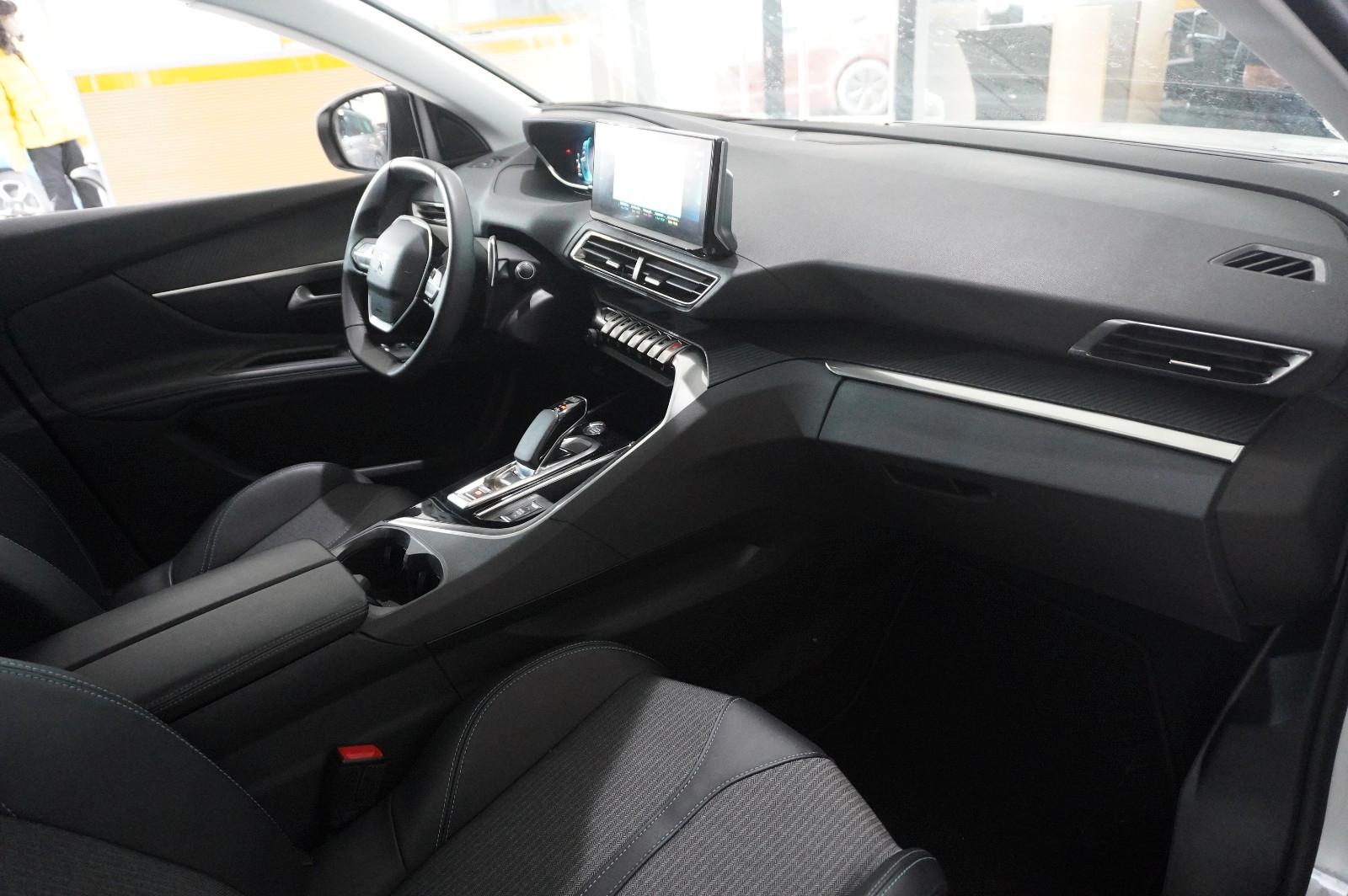 Peugeot 3008 Hybrid PHEV ALLURE NAVI/LED/KAMERA/SHZ/AHK