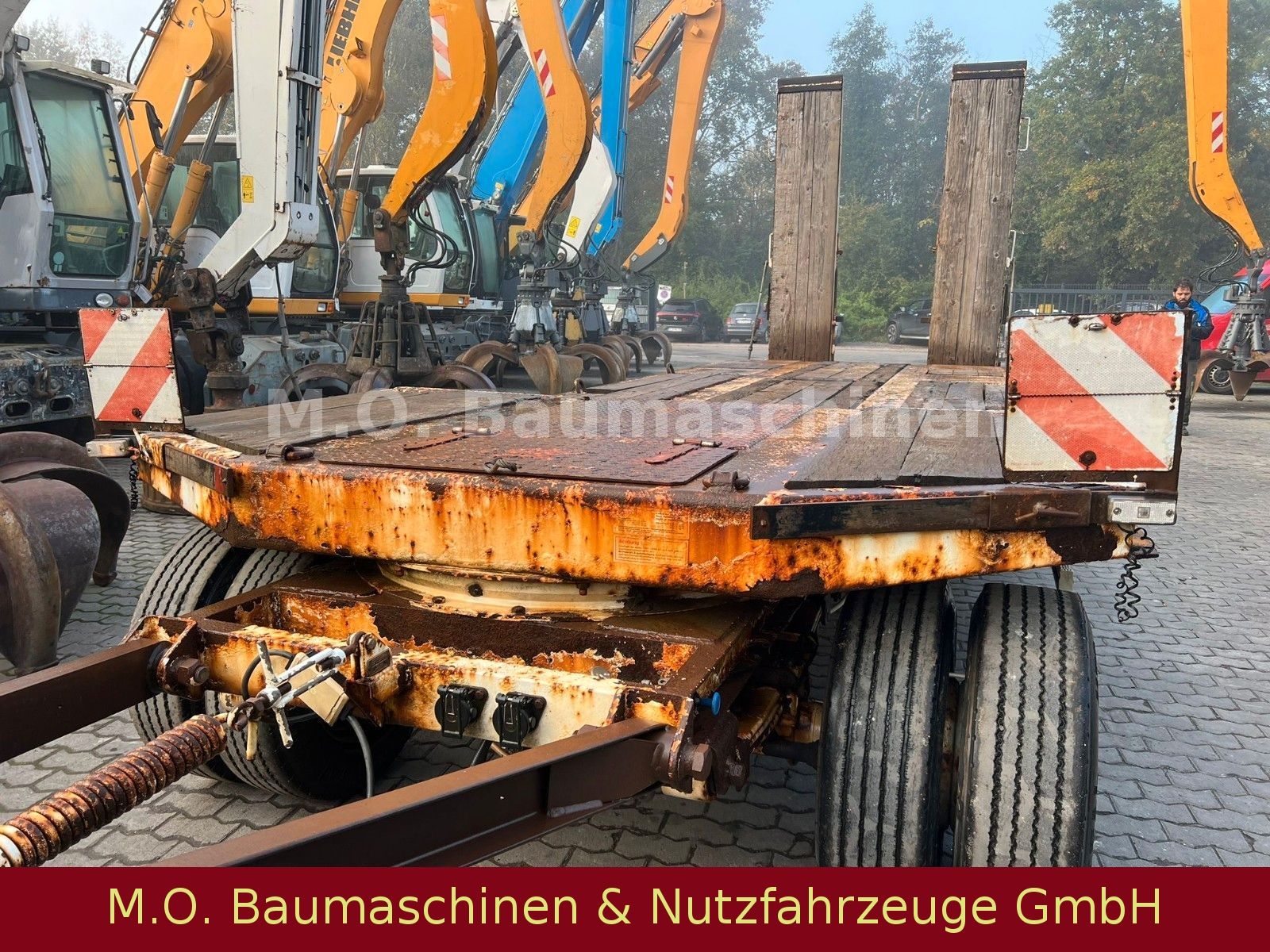 Fahrzeugabbildung Müller-Mitteltal T 30,0 Kompakt / 3 Achser / Blatt /Rampen/