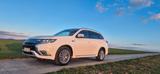 Mitsubishi Plug-in Hybrid Outlander 2.4 MIVEC PLUS - Mitsubishi Plug-in Hybrid Outlander von privat