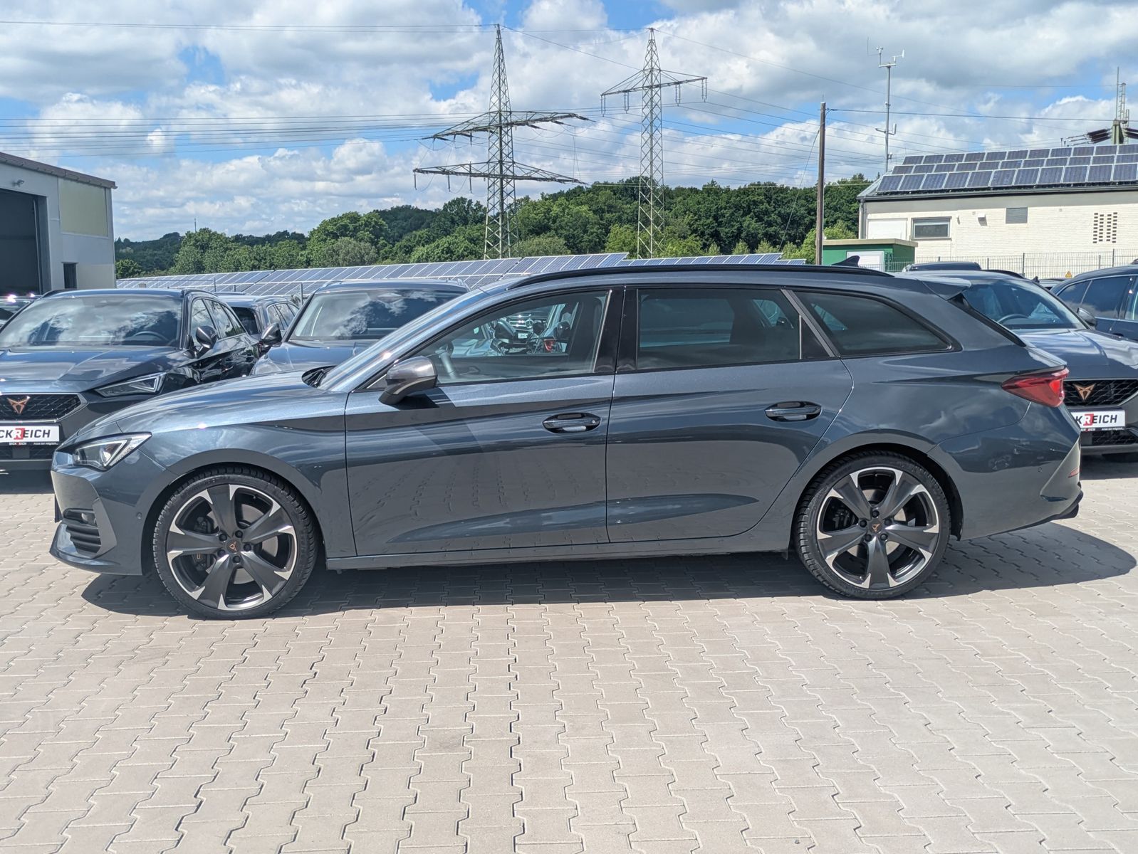 Fahrzeugabbildung CUPRA Leon VZ 2.0TSI 4Drive ACC*PANO*MATRIX*DCC*LM19"