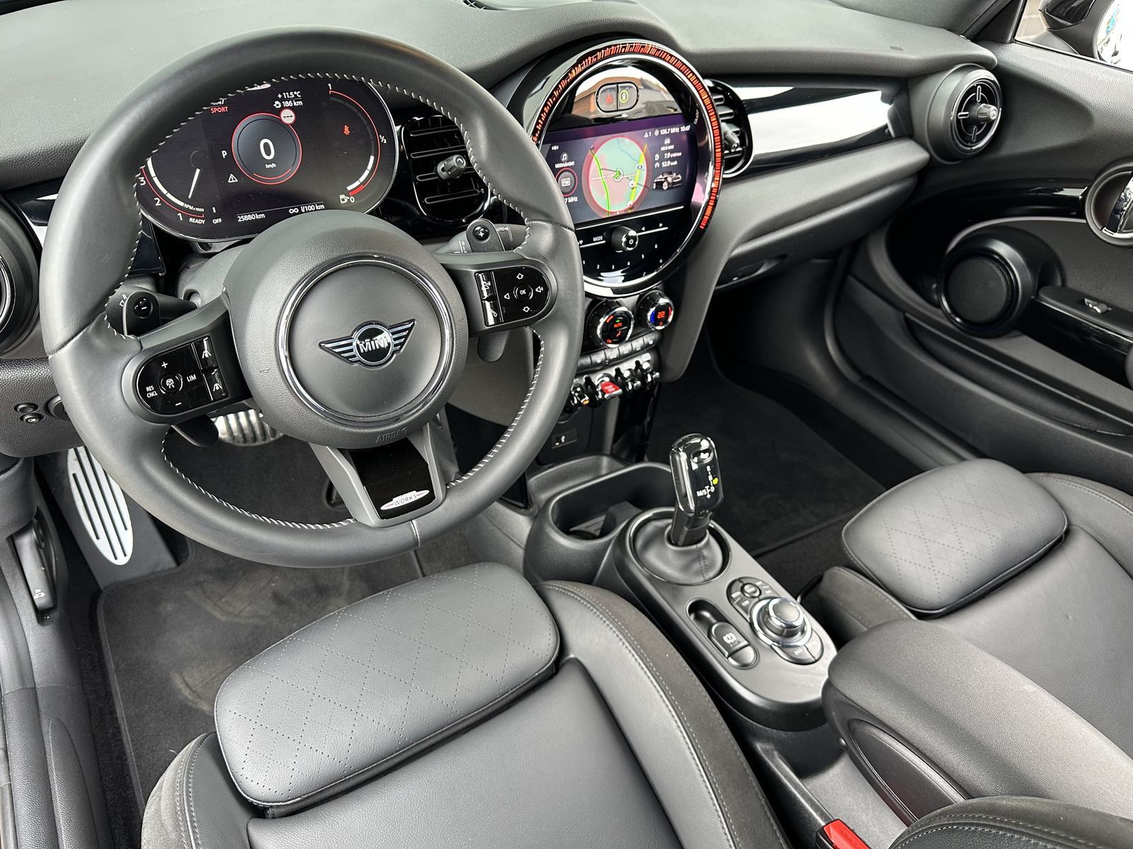 Fahrzeugabbildung MINI John Cooper Works Cabrio NAV+LED+VC+ACC+17ZO+PP