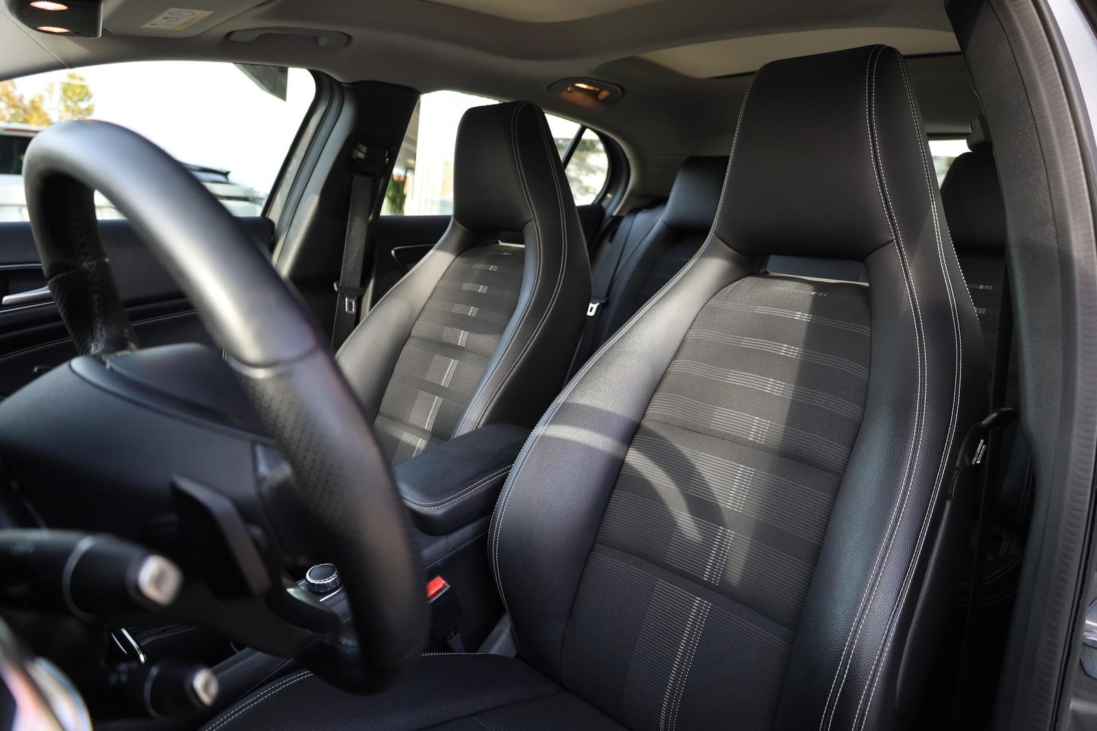 Mercedes-Benz GLA 200 Urban Aut. AHK LED 360° Navi Panorama