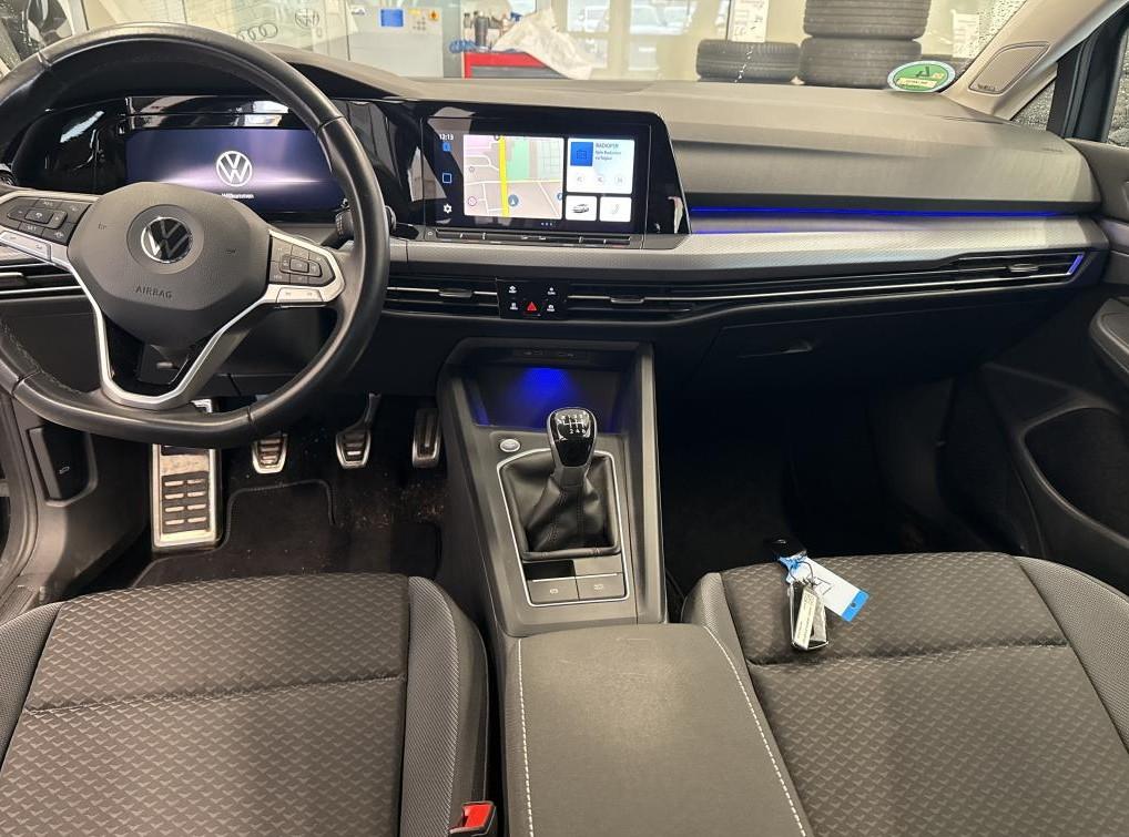 Volkswagen Golf VIII 1.5 TSI Active MATRIX NAVI ACC LM17