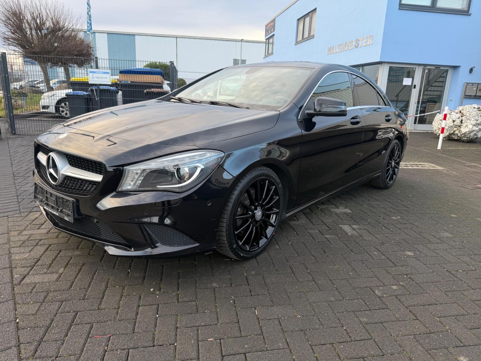 Mercedes-Benz CLA 200  / Automatik