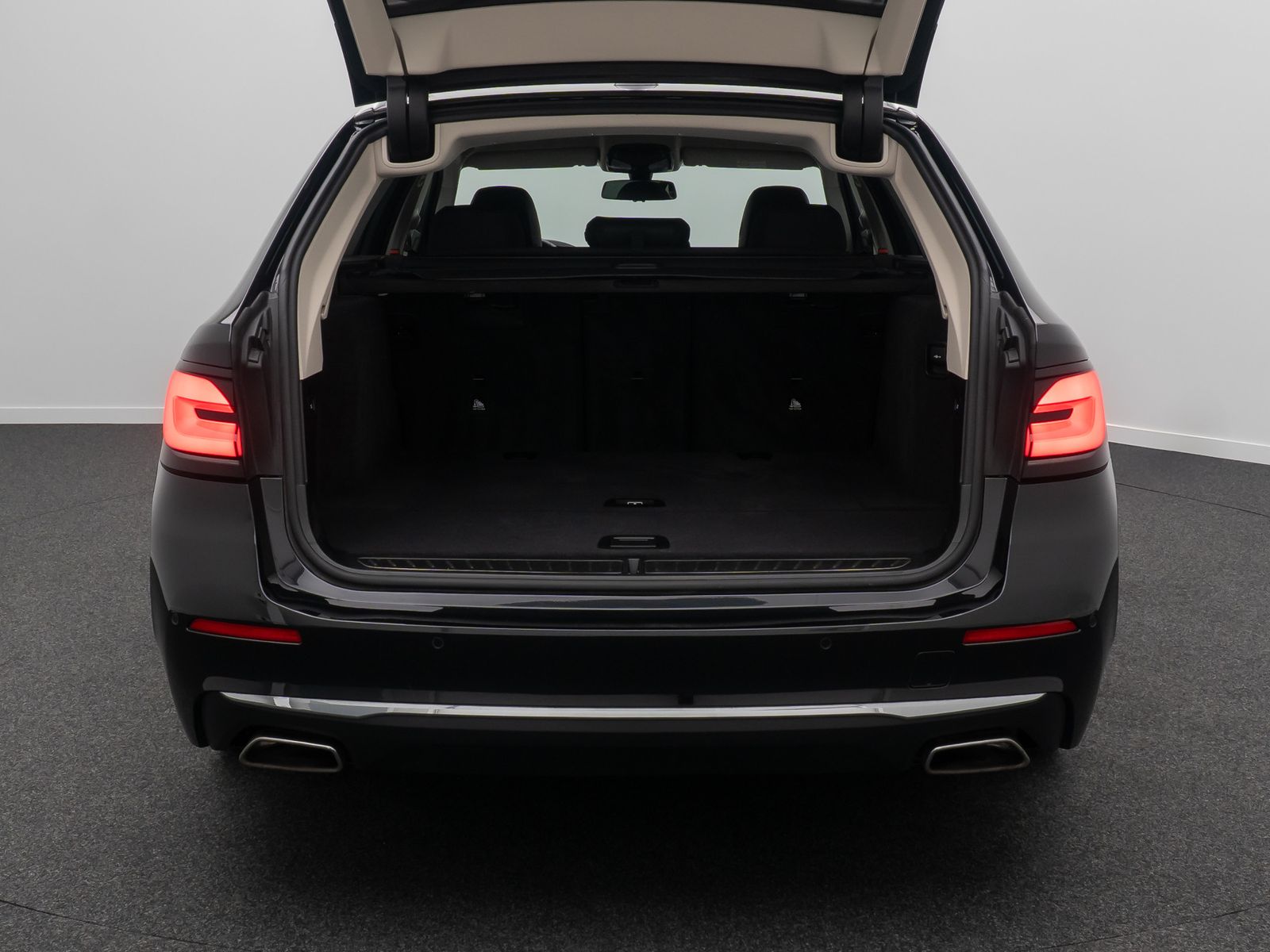 Fahrzeugabbildung BMW 530d xD Luxury Line DAB HUD Kamera Sport Alarm