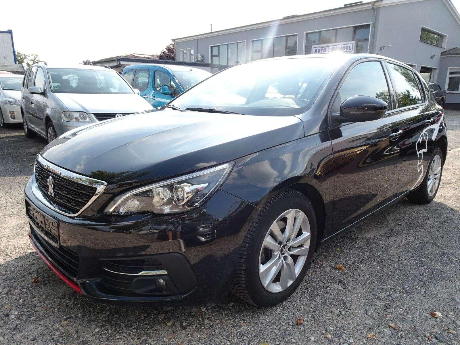 Peugeot 308 Active 1.2 96kW, KLIMATR-NAV-PDC-SHZ-ALU