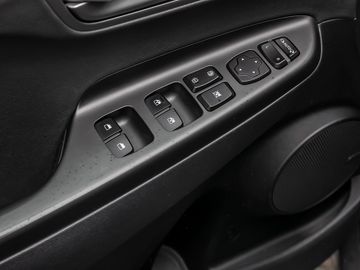 Hyundai Kona Premium Elektro 2WD Stauassistent Kamera