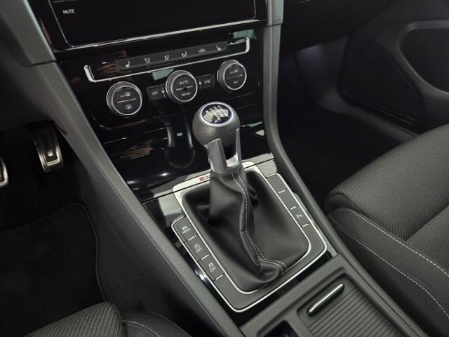 Golf VII R 2.0 TSI 4MOT LED DCC 8FACH