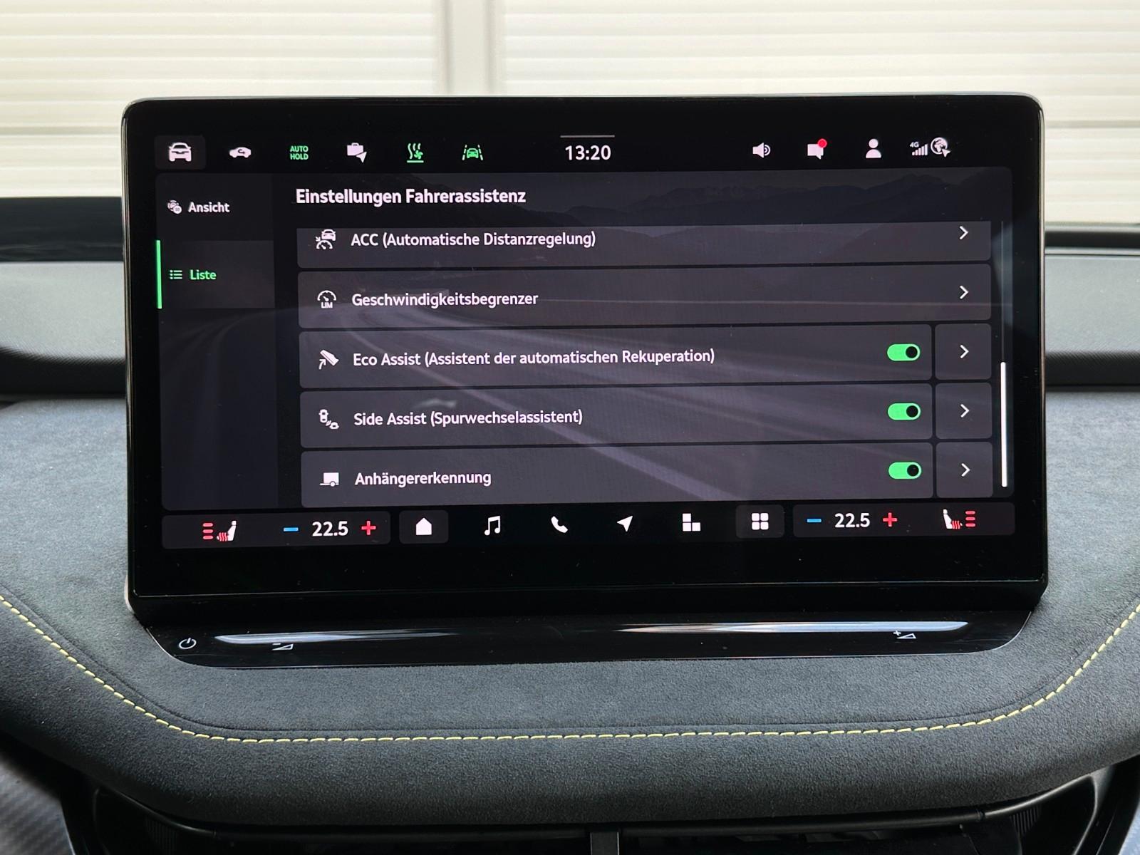 Skoda RS 340PS 4x4 NAVI Wär.Pumpe DCC eHK LM21"AHK