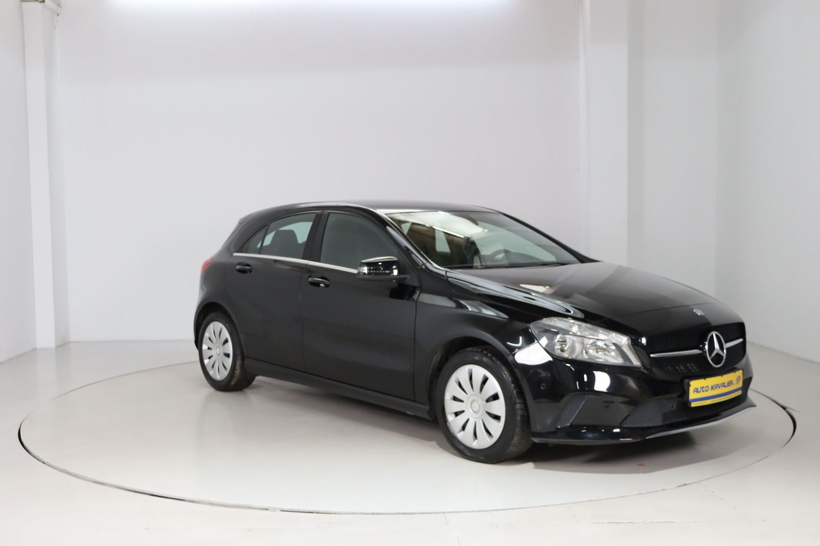 Fahrzeugabbildung Mercedes-Benz A 180 d * Navi * PDC * HU/AU neu