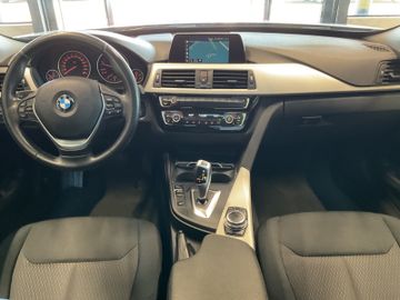 BMW 318 Gran Turismo - 12
