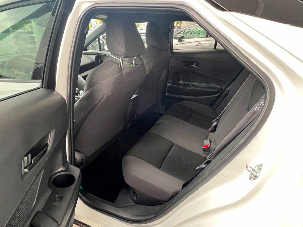 Fahrzeugabbildung Toyota C-HR 1.8 Hybrid FWD Teamplayer Technikpaket