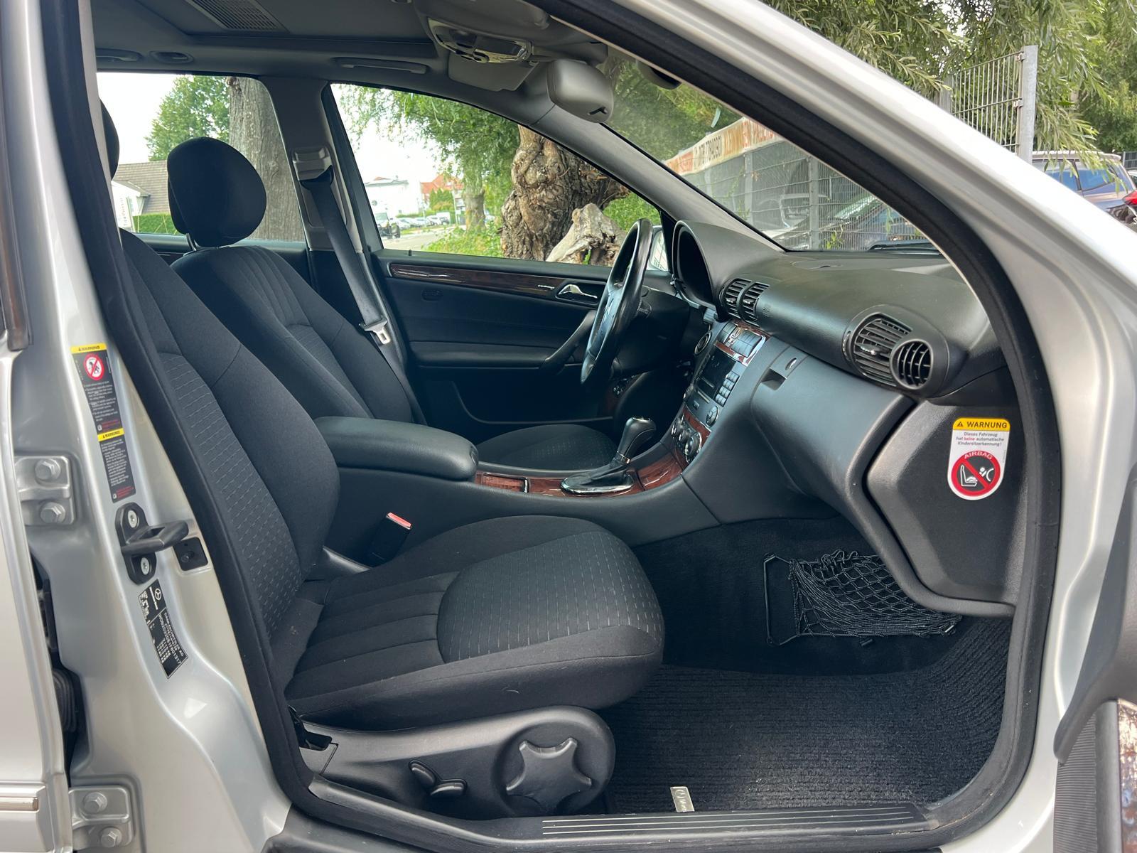 Mercedes-Benz C220 2006 — photo 8