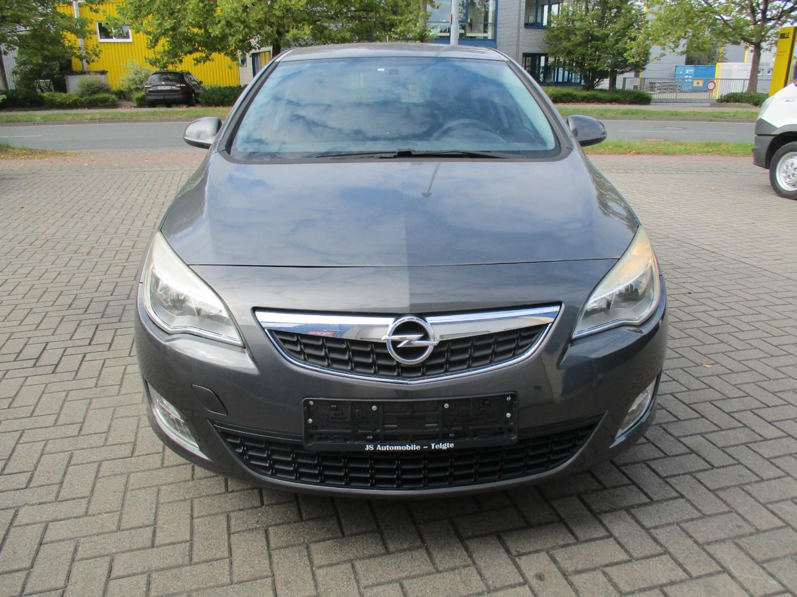 Opel Astra J Lim. 5-trg. Selection
