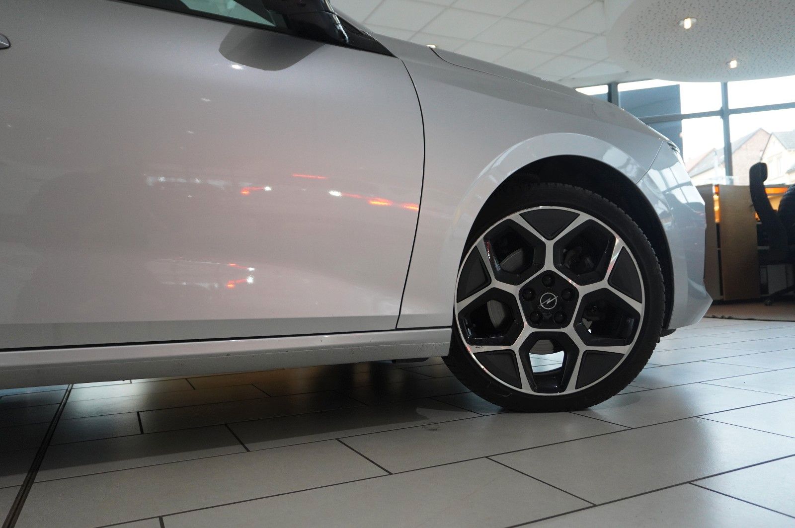 Fahrzeugabbildung Opel Astra L ST 1.5D ULTIMATE NAVI/LED/360°/PANO./DAB