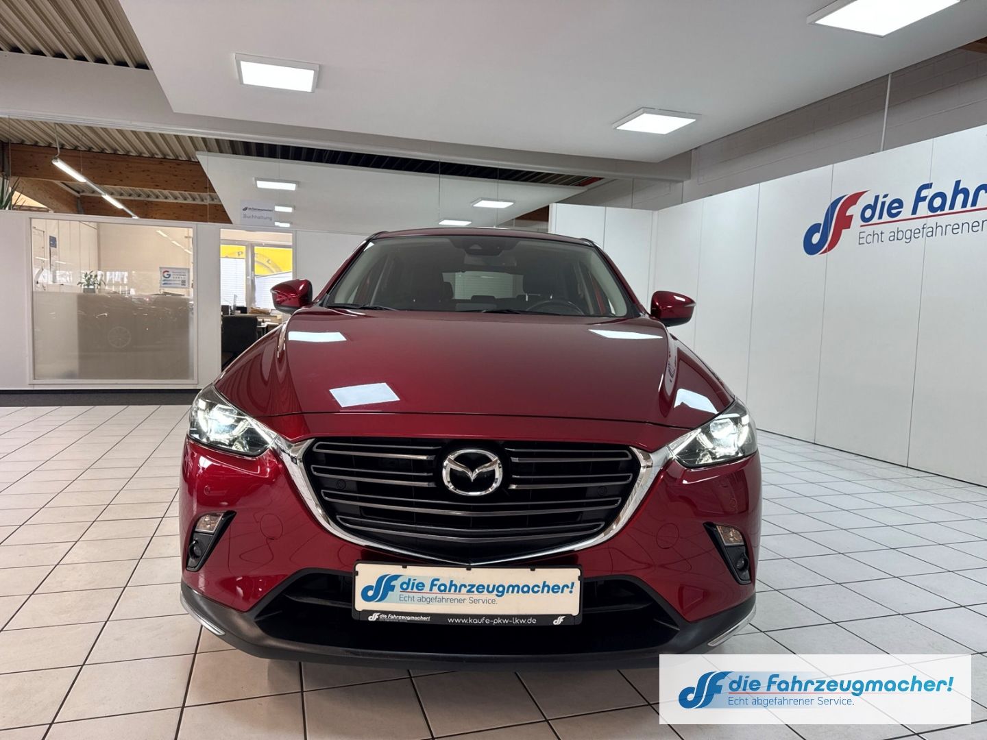 Fahrzeugabbildung Mazda CX-3 Sports-Line HUD Navi LED Klimaautom DAB SHZ