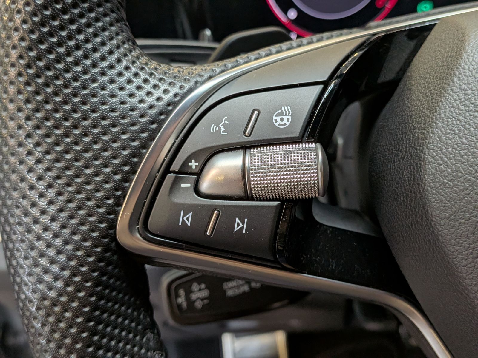 Fahrzeugabbildung SKODA Kodiaq 2.0TDI SPORTLINE*MEMOR*CAM*LED*ACC*7-SITZ
