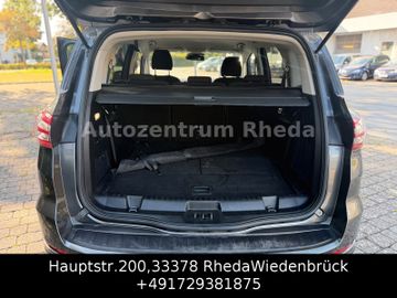 Ford S-Max - 11