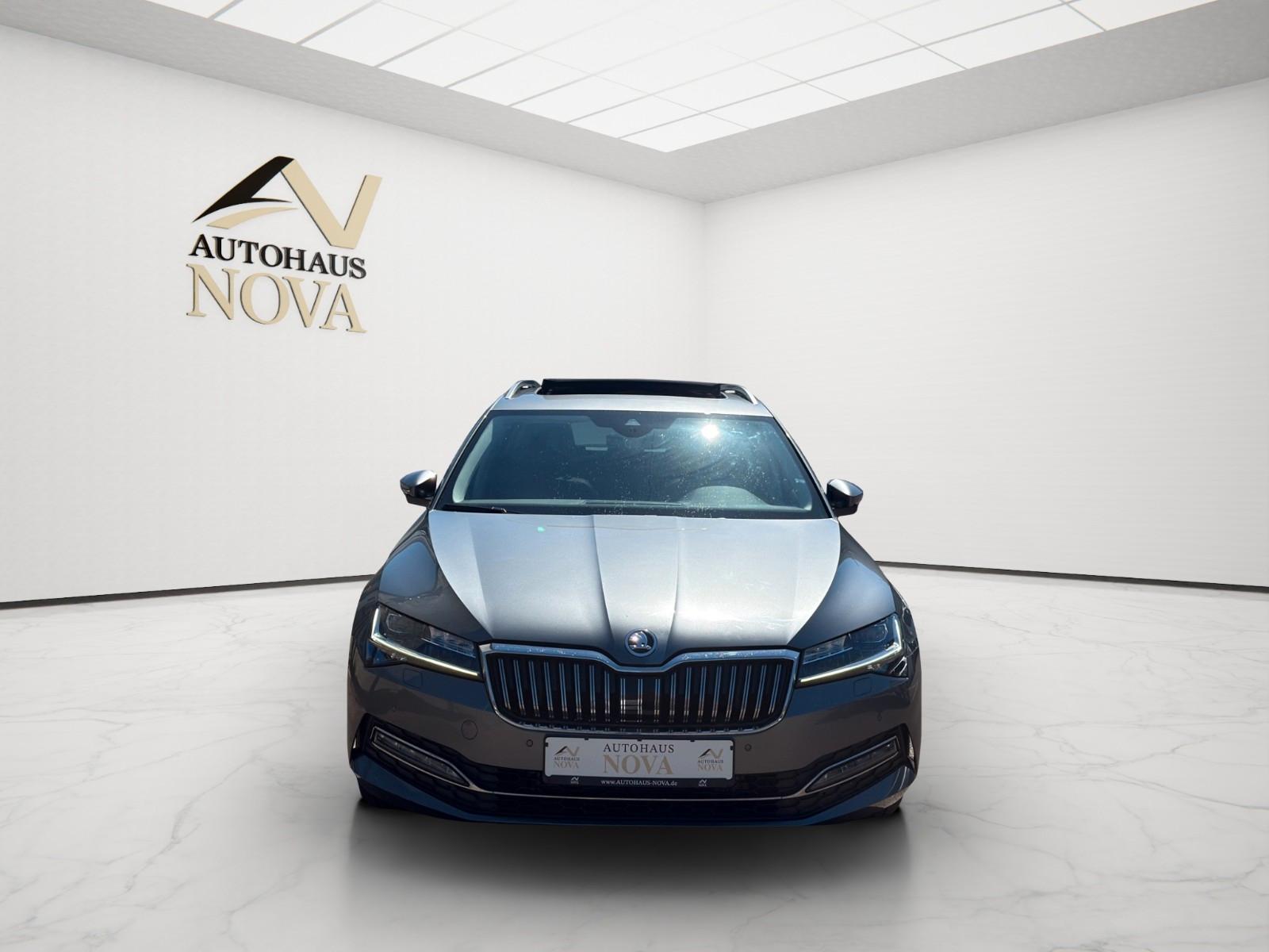 Skoda Superb Combi Premium Edition-ACC-VIRTUAL-LANE-