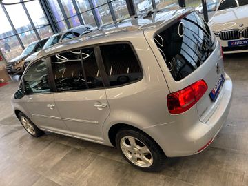 Volkswagen Touran Highline *PANO*SHZ*NAVI*PDC*TEMPOMAT*