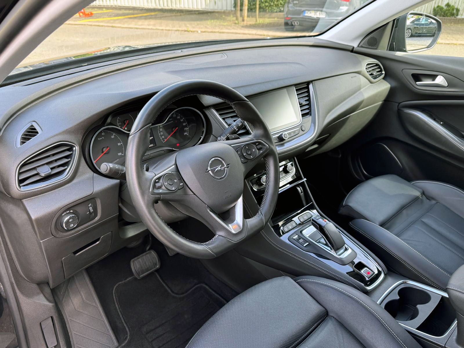 Fahrzeugabbildung Opel Grandland (X) Plug-In Ultimate LED AHK 360° SHZ