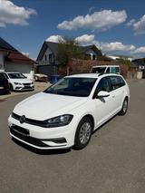 Volkswagen Notverkauf VW Golf VII - Kombis mit Unfallschaden