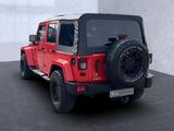 Jeep Wrangler Unlimited Soft-Top 2.8 CRD Sahara - Jeep Wrangler: Rot