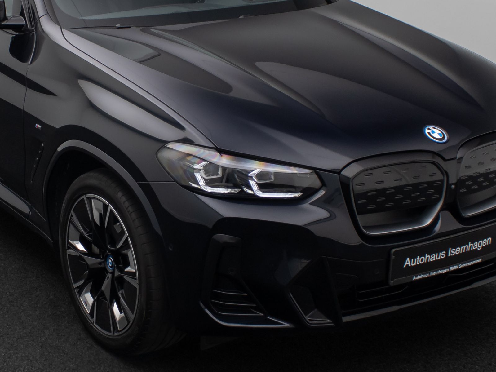 Fahrzeugabbildung BMW iX3 IMPRESSIVE H/K 360&deg;Panorma HUD DAB Sport 20"