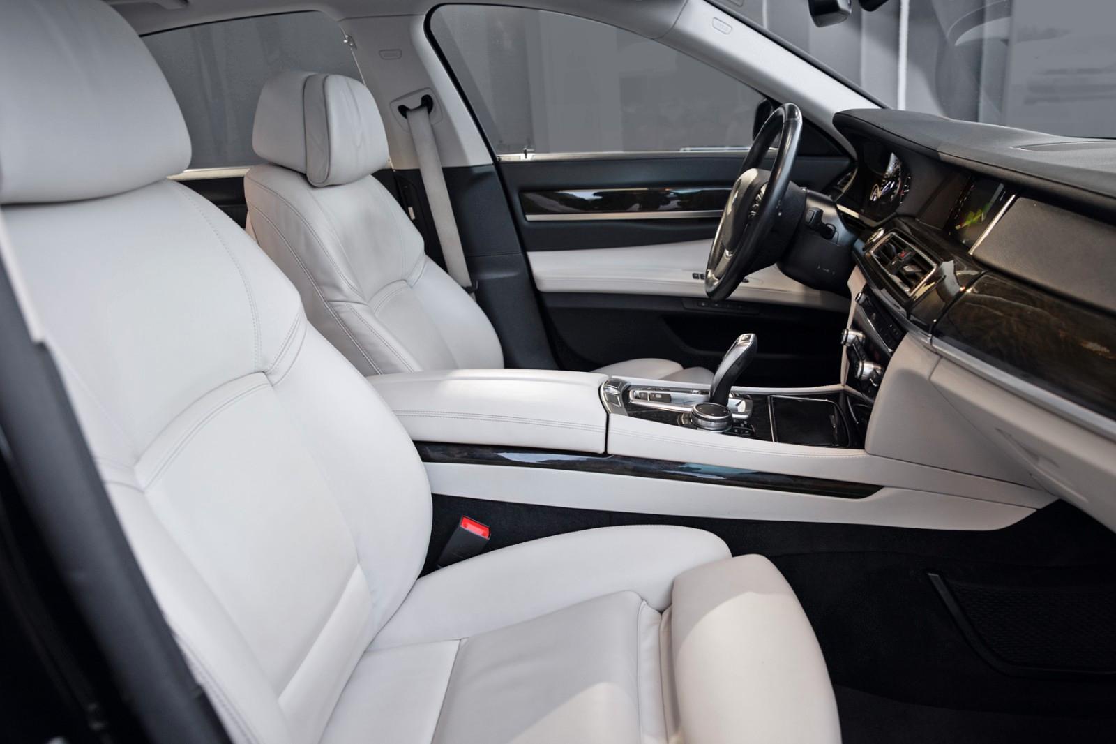 BMW 730d xDRIVE 3.0 258ch BVA - ATTELAGE PIVOTANT - AFFICHAGE TÊTE HAUTE - CUIR NAPPA - ACC - CHAUFFAGE AUXILIAIRE