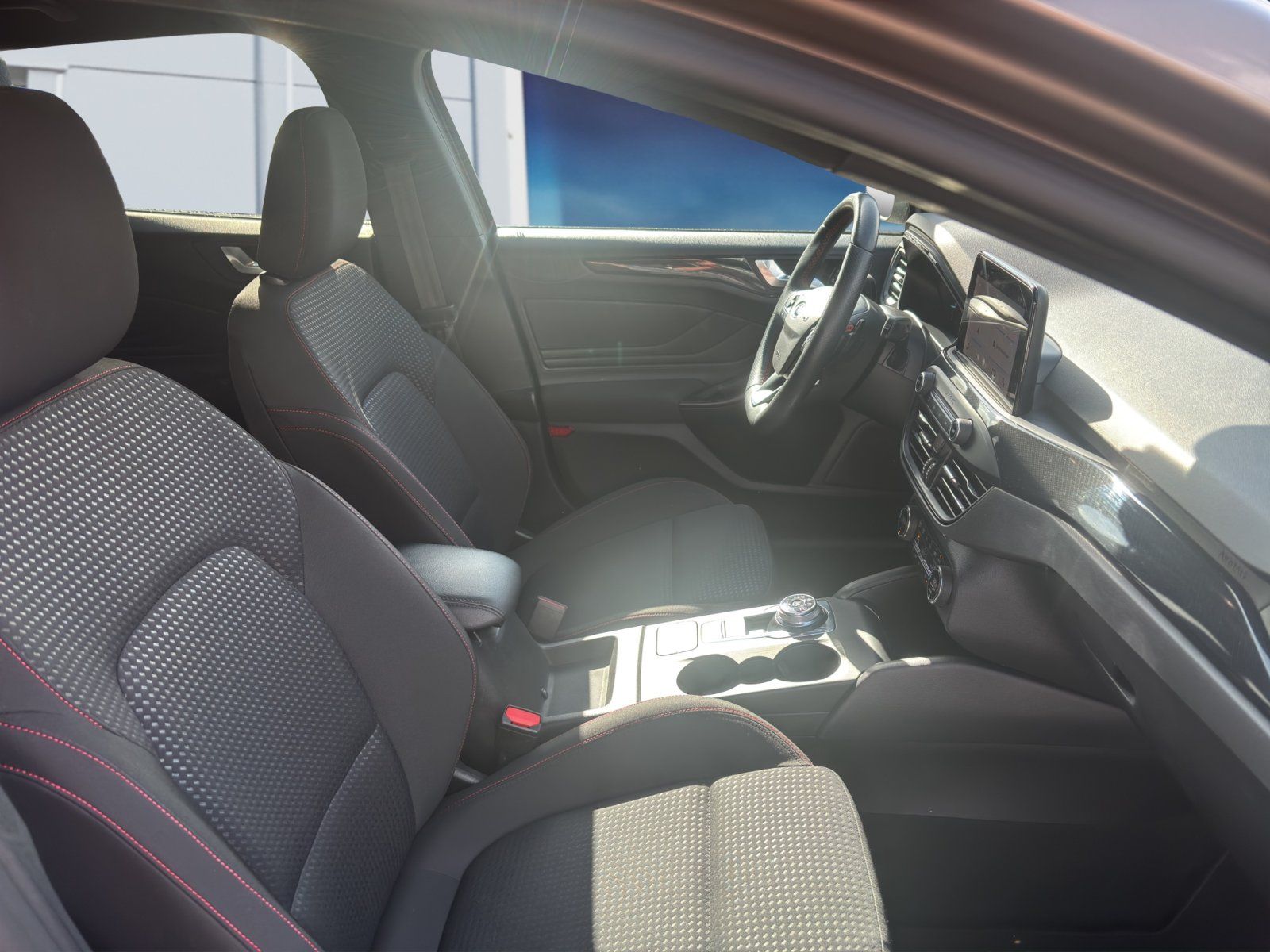 Fahrzeugabbildung Ford Focus ST-Line