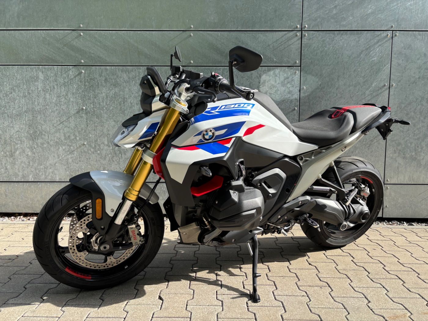 Fahrzeugabbildung BMW R 1300 R Performance