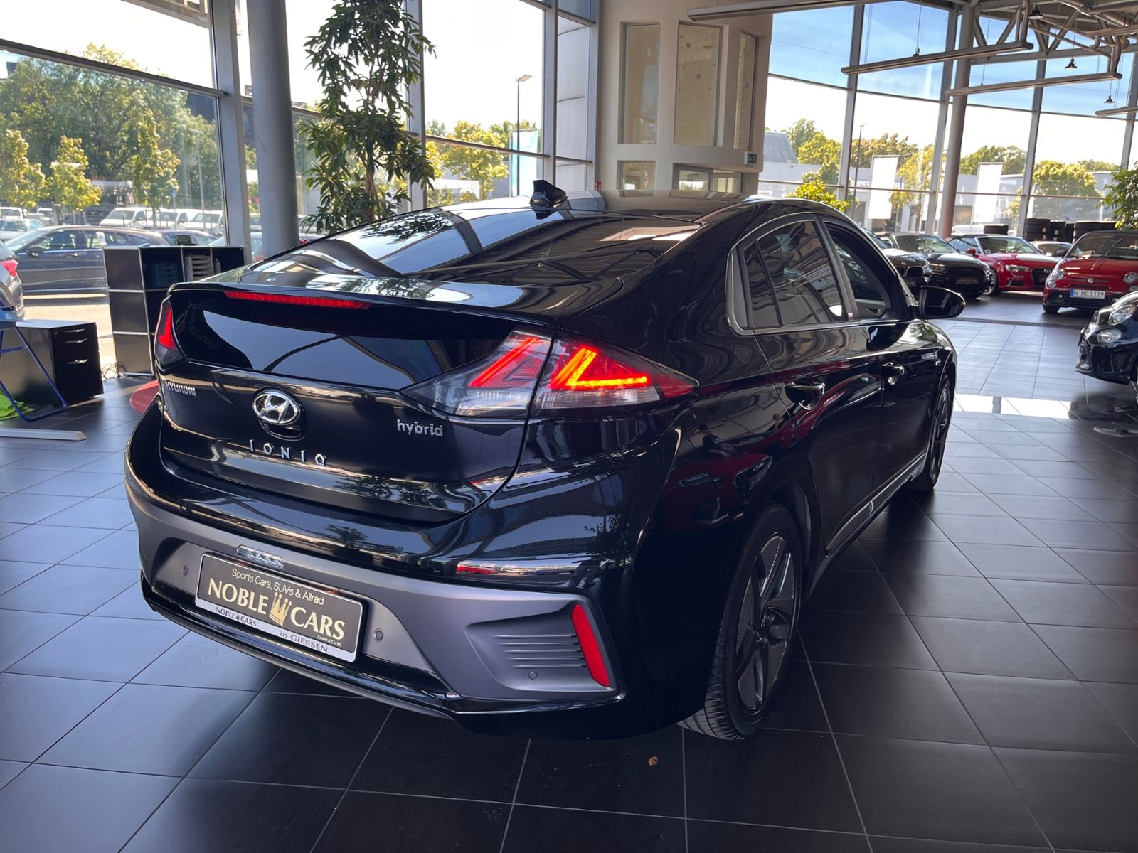 Fahrzeugabbildung Hyundai IONIQ Premium Prime Hybrid PANO LEDER LED