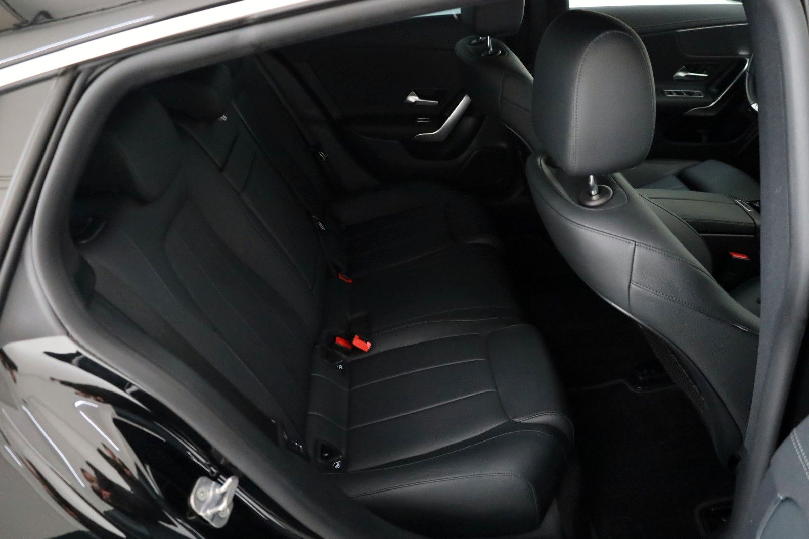 Fahrzeugabbildung Mercedes-Benz CLA 250 SB,Leder,Navi,LED,SH,Kamera,ACC,FACELIFT