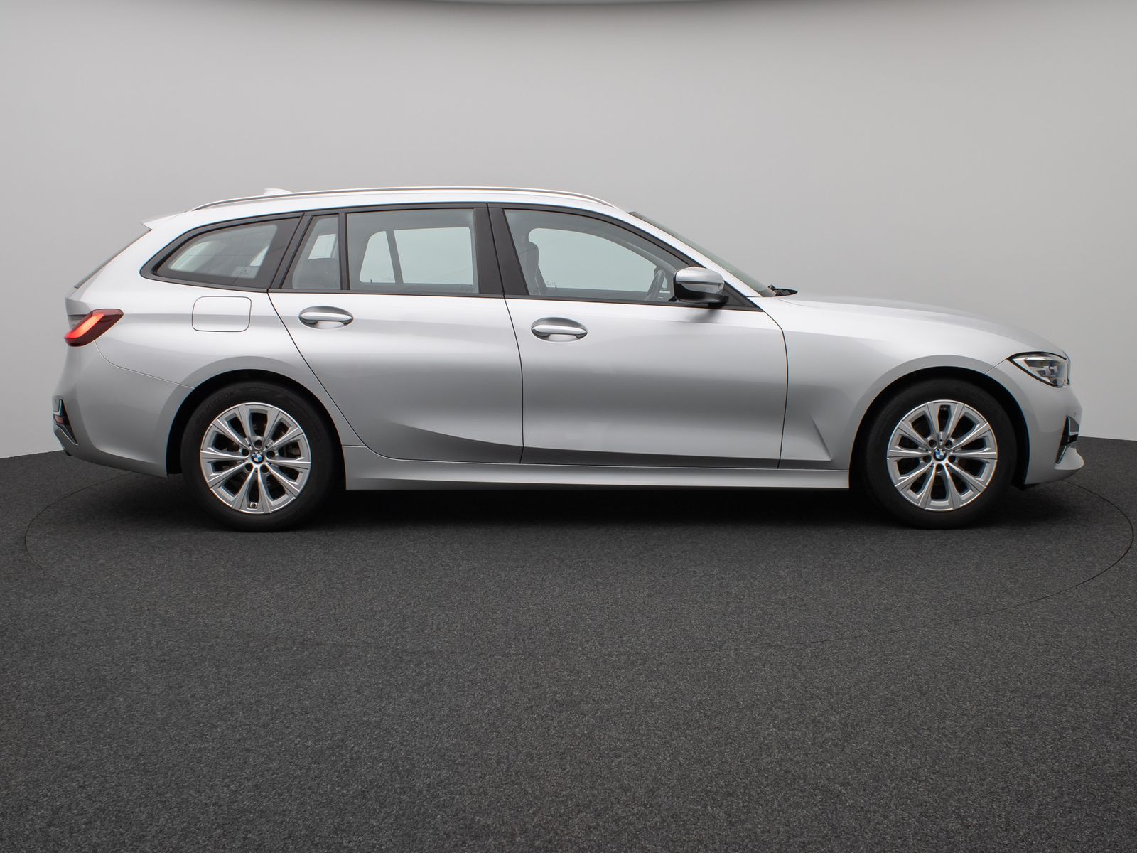 Fahrzeugabbildung BMW 318d DAB Leder PDC Geschwindigkeitsreg Sport LED