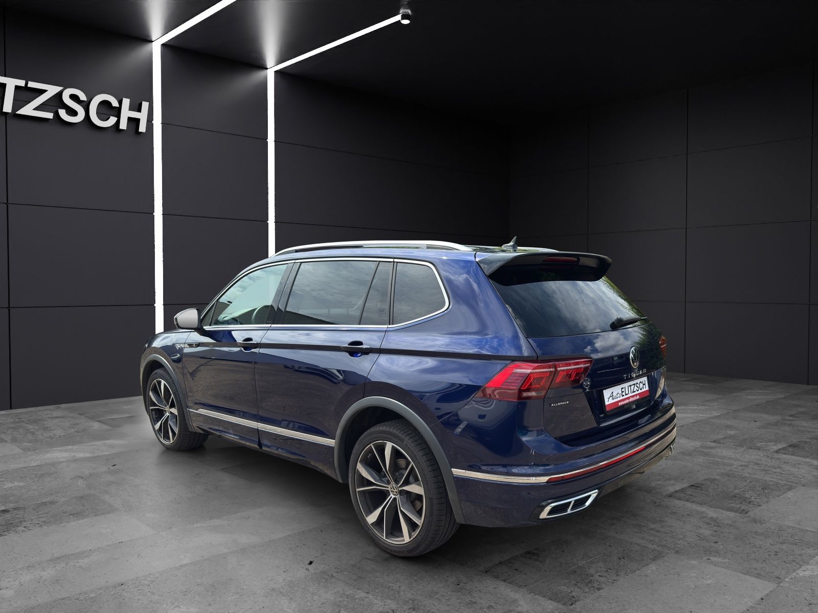 Fahrzeugabbildung Volkswagen Tiguan Allspace TDI R-Line 4M DSG MATRIX AHK RFK