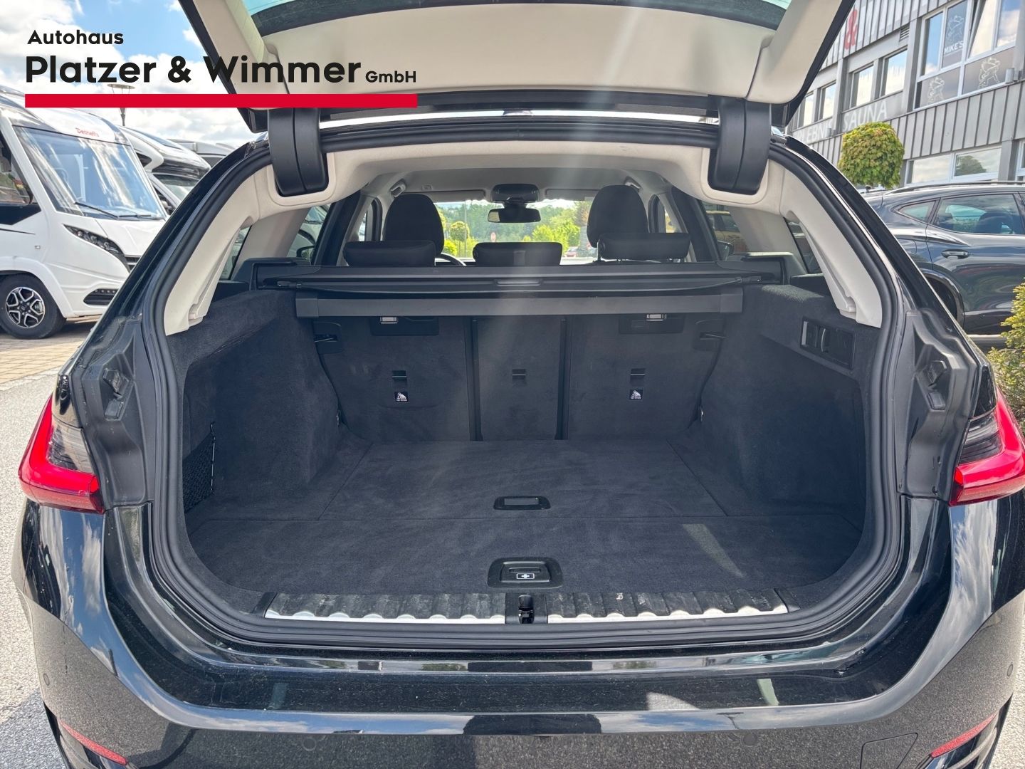 BMW 318 i Touring Park-Assistent HUD Navi Digitales  foto 10