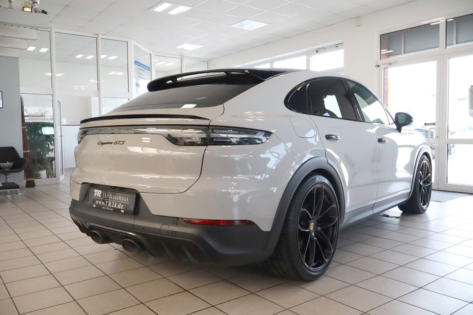 Fahrzeugabbildung Porsche Cayenne Coupe GTS Leichtbau-Paket, HeadUP, PDCC