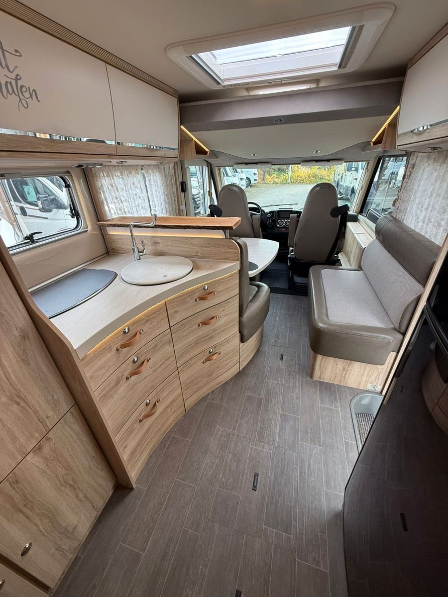 Fahrzeugabbildung Eura Mobil Integra Line 675 SB *Jung gebrauchter*